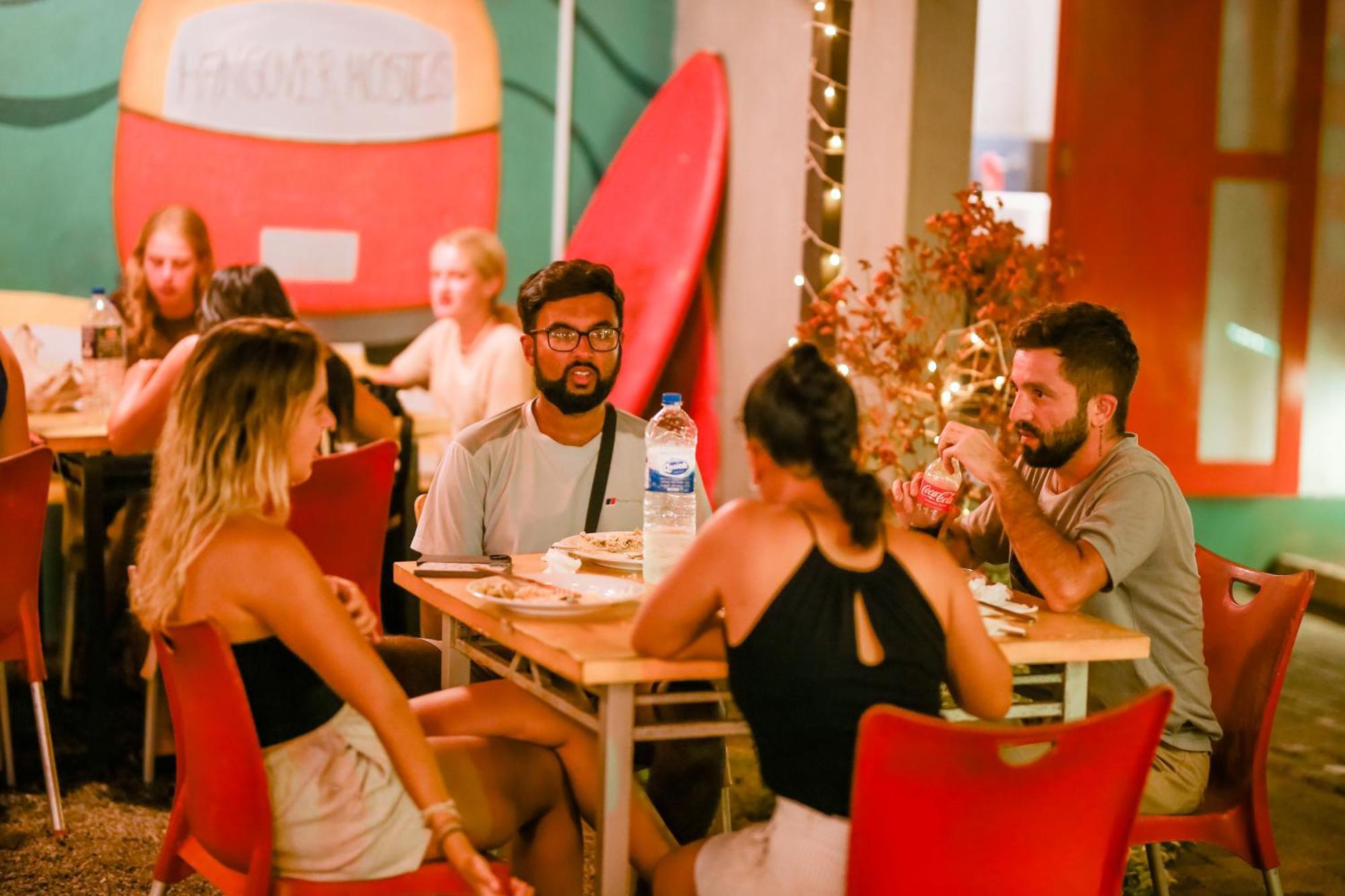 Hangover Hostels Мириса Екстериор снимка