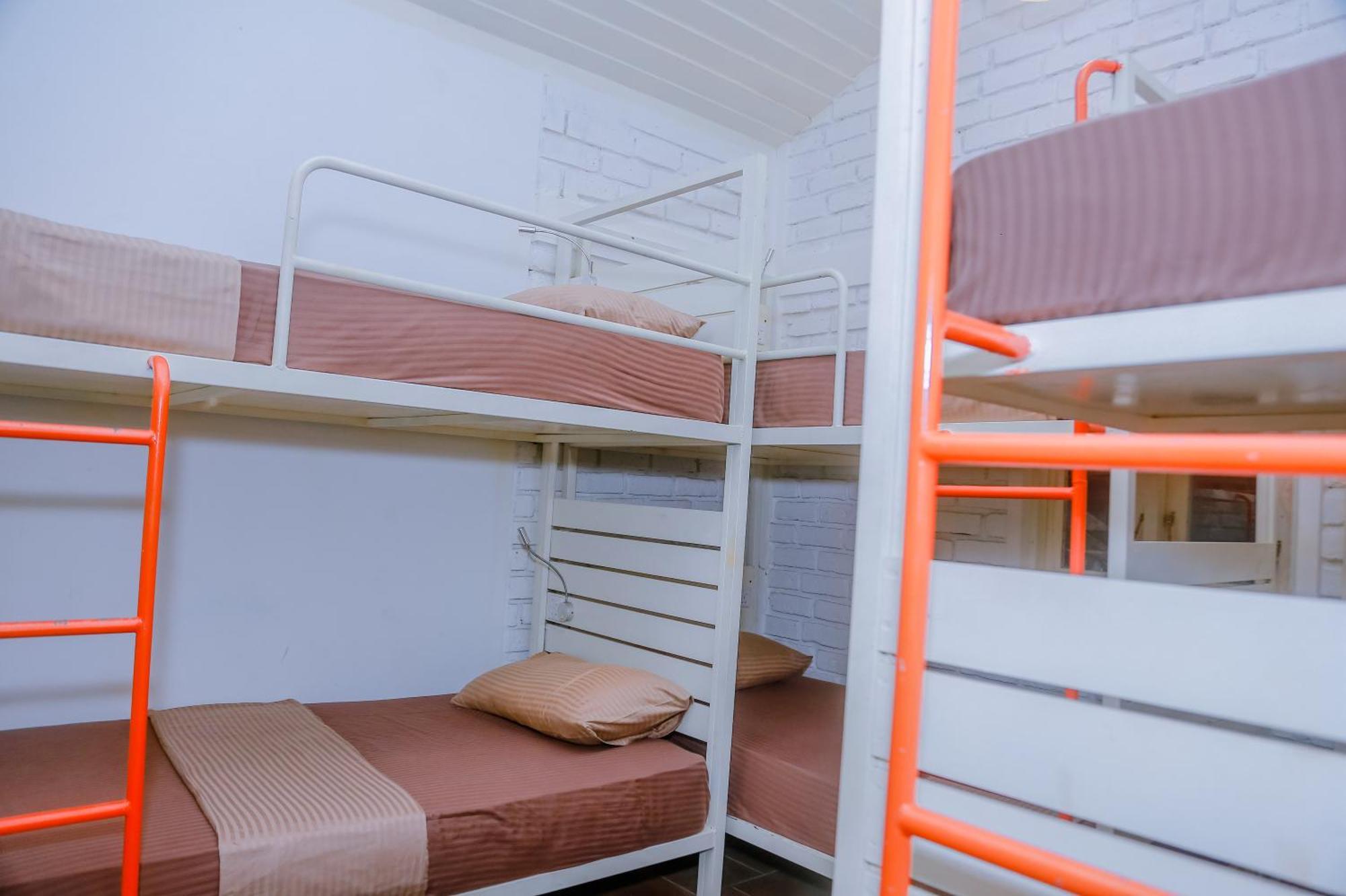 Hangover Hostels Мириса Екстериор снимка