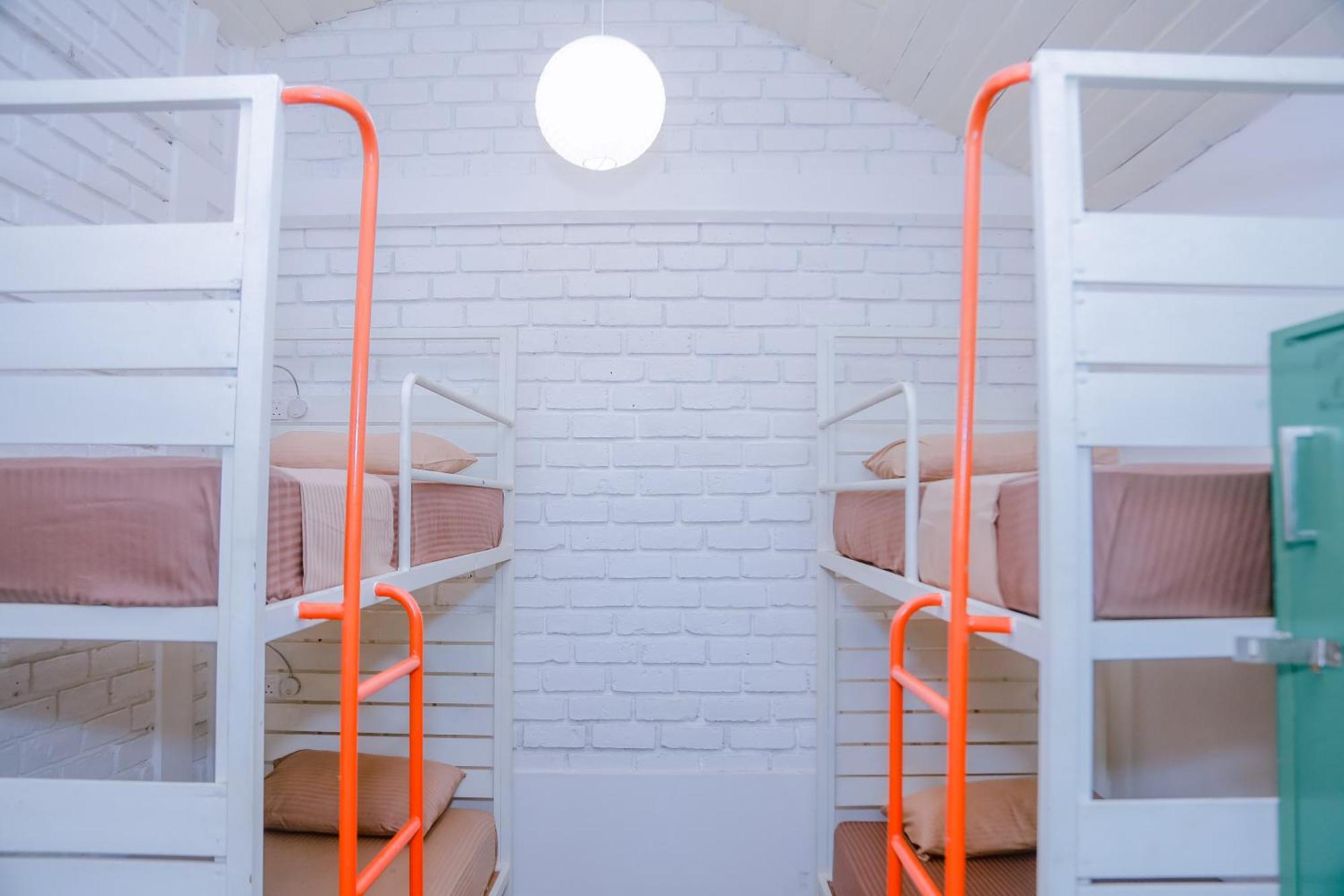 Hangover Hostels Мириса Екстериор снимка
